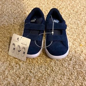 NWT! Puma sneakers, dark navy suede